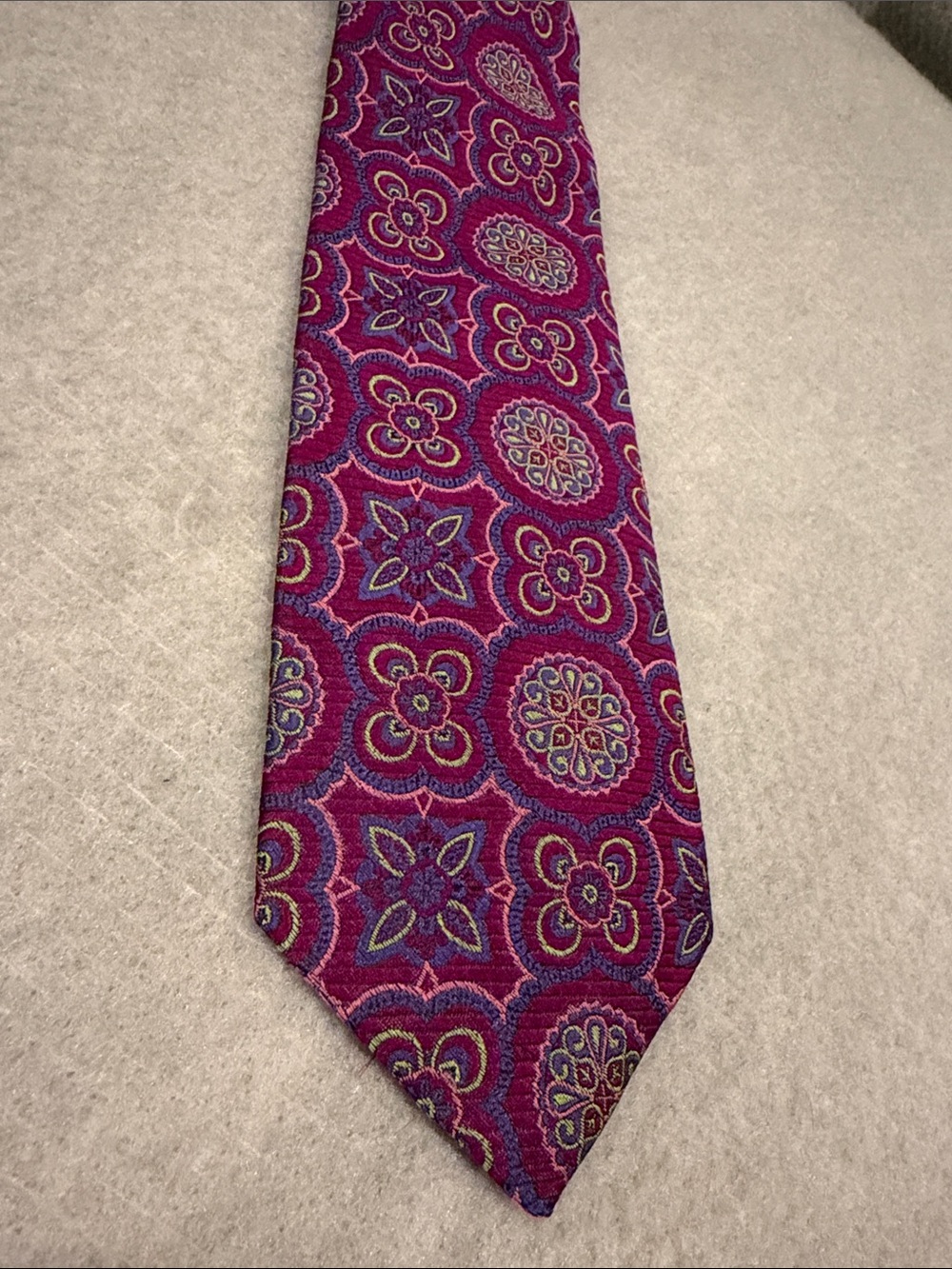 Paul Stuart Fuchsia Floral Medallion Silk Tie